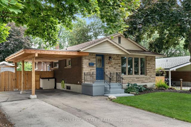 97 Briarwood Cres, House detached with 3 bedrooms, 2 bathrooms and 6 parking in Hamilton ON | Image 12