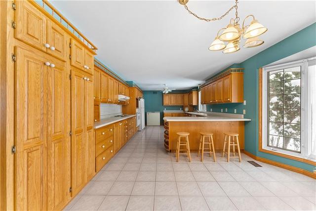 42 Yantha Crescent, House detached with 7 bedrooms, 3 bathrooms and 6 parking in Madawaska Valley ON | Image 9