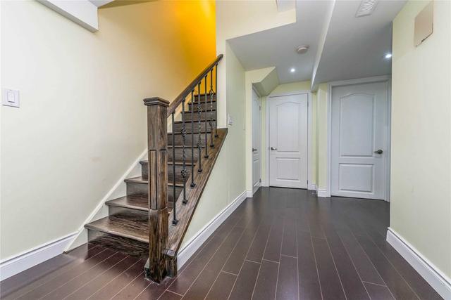 68 Wickstead Crt, Townhouse with 2 bedrooms, 4 bathrooms and 2 parking in Brampton ON | Image 17