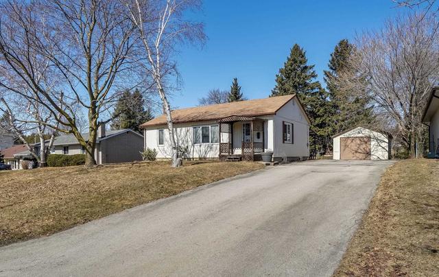 1037 Elgin St, House detached with 3 bedrooms, 1 bathrooms and 7 parking in Newmarket ON | Image 1