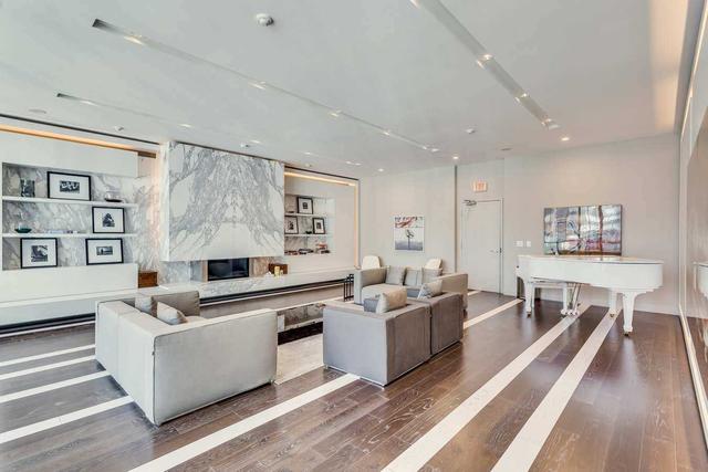 1104 - 8 Charlotte St, Condo with 1 bedrooms, 2 bathrooms and 1 parking in Toronto ON | Image 7