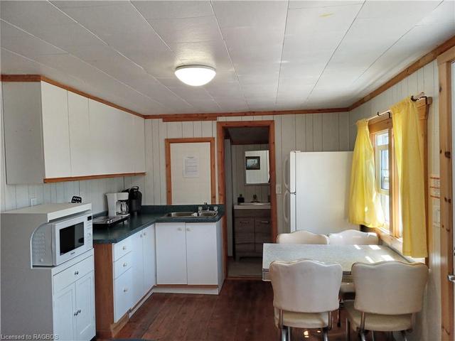Superior Cabin with 2 bedrooms and 3 pc bathroom.  Approx 1000' feet | Image 19