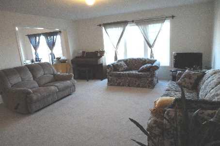 1321 Tall Pine Ave, House detached with 4 bedrooms, 3 bathrooms and 4 parking in Oshawa ON | Image 3
