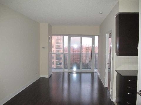 804 - 60 Absolute Ave, Condo with 2 bedrooms, 1 bathrooms and 1 parking in Mississauga ON | Image 7