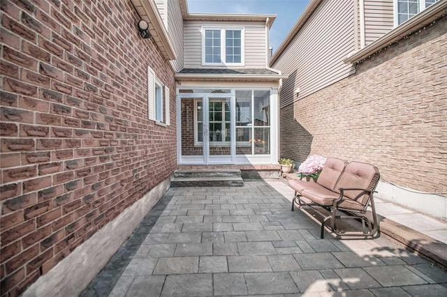 50 Overlord Cres, House detached with 3 bedrooms, 3 bathrooms and 3 parking in Toronto ON | Image 2