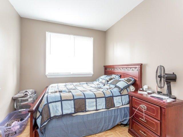 301 Maple St E, House other with 3 bedrooms, 1 bathrooms and 2 parking in Whitby ON | Image 13