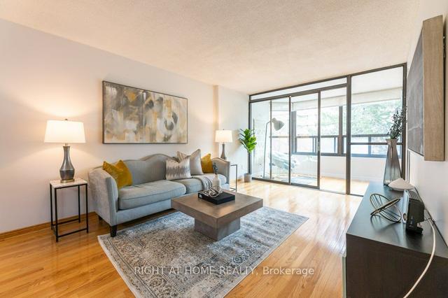 207 - 33 Elmhurst Ave, Condo with 2 bedrooms, 2 bathrooms and 1 parking in Toronto ON | Image 4