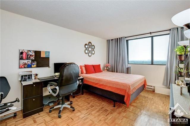 1806 - 1285 Cahill Drive, Condo with 2 bedrooms, 1 bathrooms and 1 parking in Ottawa ON | Image 3