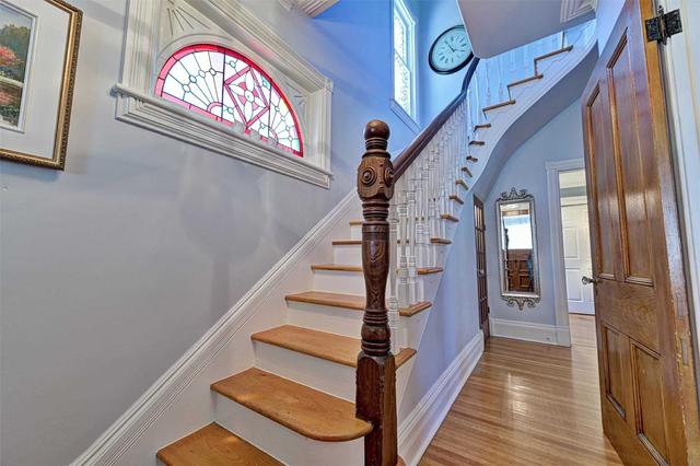 143 Main St N, House detached with 4 bedrooms, 4 bathrooms and 4 parking in Hamilton ON | Image 9