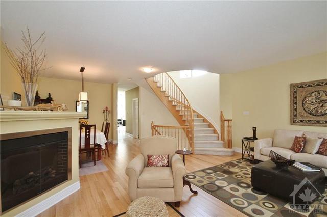 182 Lanark Avenue, Townhouse with 3 bedrooms, 3 bathrooms and 4 parking in Ottawa ON | Image 11