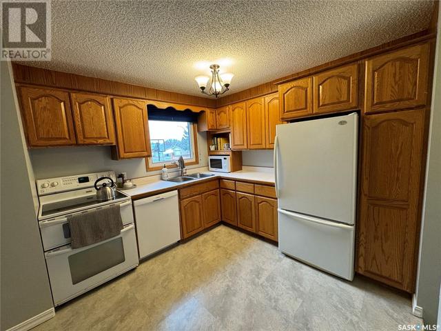 55 Paynter Crescent, House detached with 4 bedrooms, 2 bathrooms and null parking in Regina SK | Image 8