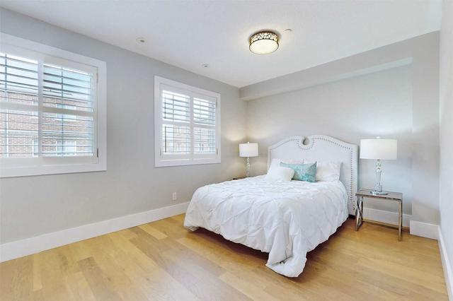 15 Peelar Mews, House attached with 3 bedrooms, 3 bathrooms and 2 parking in Toronto ON | Image 9
