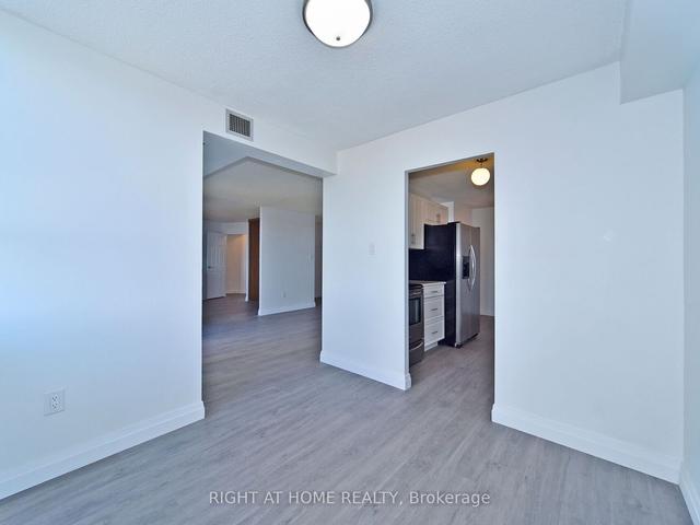 706 - 121 Trudelle St, Condo with 3 bedrooms, 2 bathrooms and 2 parking in Toronto ON | Image 4