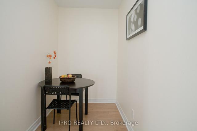 3908 - 50 Town Centre Crt, Condo with 1 bedrooms, 1 bathrooms and 1 parking in Toronto ON | Image 3