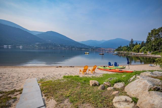988 Highway 3a, House detached with 5 bedrooms, 5 bathrooms and null parking in Central Kootenay F BC | Image 44