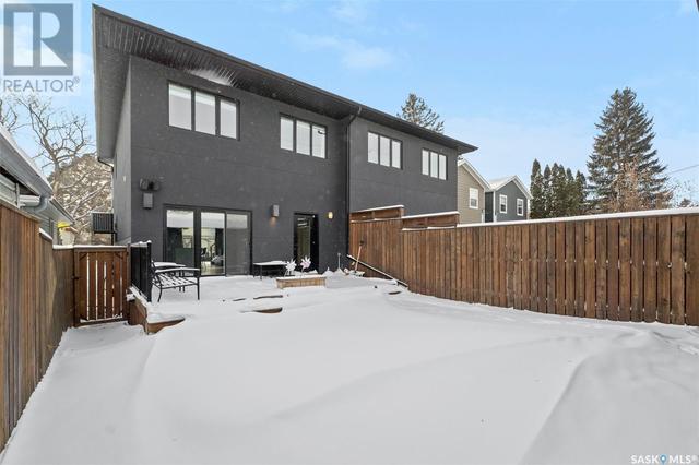 515 2nd Street E, House semidetached with 4 bedrooms, 4 bathrooms and null parking in Saskatoon SK | Image 40