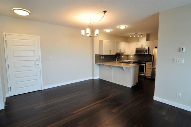 204 - 2755 109 St Nw, Condo with 2 bedrooms, 1 bathrooms and 1 parking in Edmonton AB | Image 4