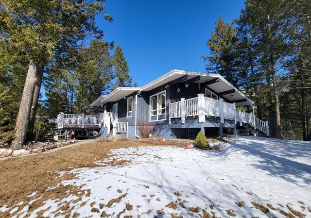 8096 Duby Road, House detached with 3 bedrooms, 2 bathrooms and null parking in East Kootenay G BC | Image 10