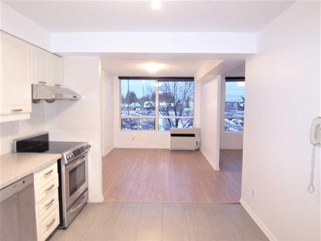 302 - 1 Reidmount Ave, Condo with 3 bedrooms, 2 bathrooms and 1 parking in Toronto ON | Image 8