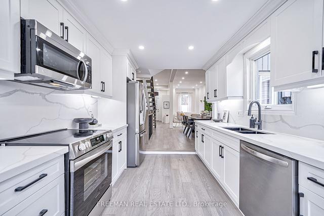 348 Wellesley St E, House attached with 3 bedrooms, 2 bathrooms and 2 parking in Toronto ON | Image 3