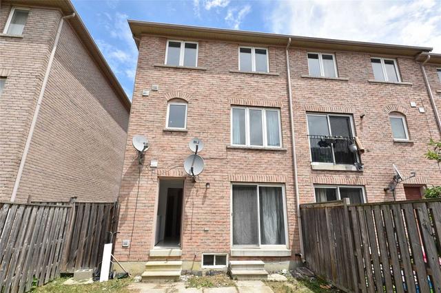18 Axelrod Ave, House attached with 3 bedrooms, 3 bathrooms and 2 parking in Brampton ON | Image 35
