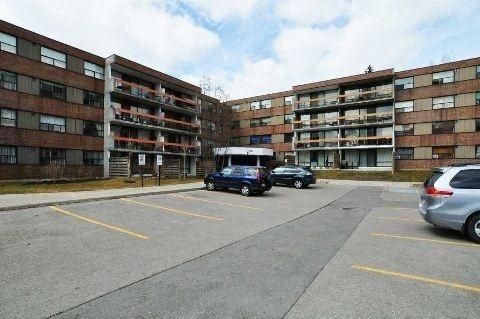 108 - 1815 O'connor Dr, Condo with 3 bedrooms, 2 bathrooms and 1 parking in Toronto ON | Image 8