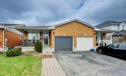 215 a Inverhuron Cres, House semidetached with 3 bedrooms, 2 bathrooms and 3 parking in Waterloo ON | Card Image