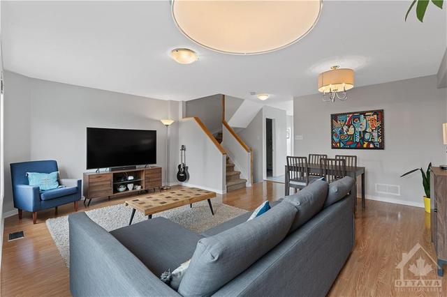 187 Arcola Private, Townhouse with 3 bedrooms, 2 bathrooms and 3 parking in Ottawa ON | Image 18