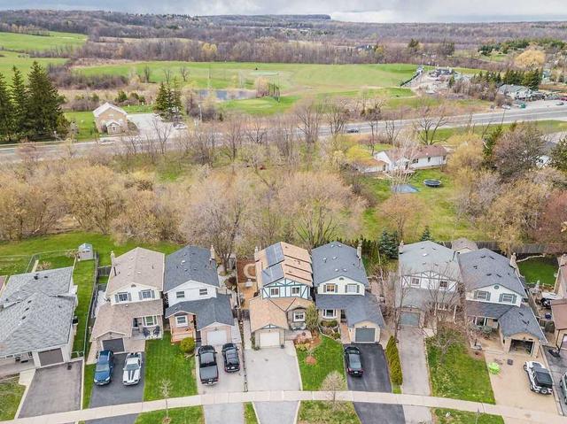 2411 Malcolm Cres, House attached with 3 bedrooms, 3 bathrooms and 3 parking in Burlington ON | Image 13