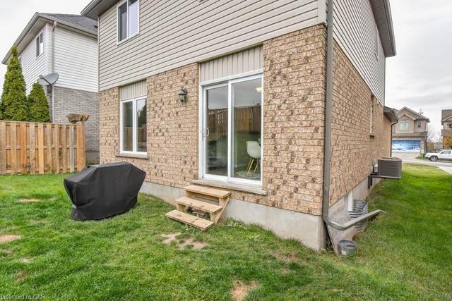 815 Frontenac Crescent, House detached with 3 bedrooms, 1 bathrooms and 3 parking in Woodstock ON | Image 43