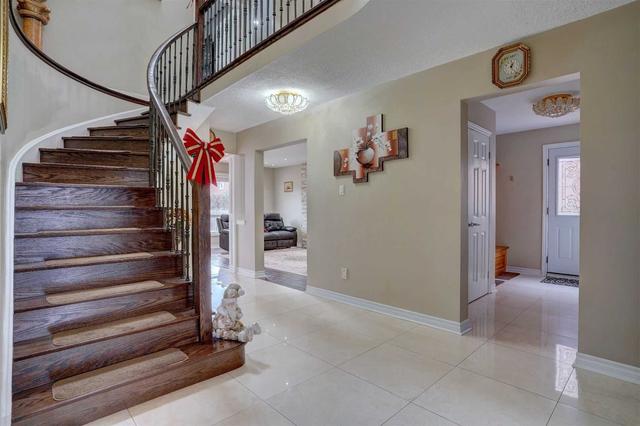 19 Shockley Dr, House detached with 4 bedrooms, 4 bathrooms and 4 parking in Toronto ON | Image 19