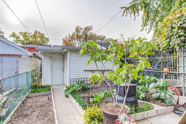 984 Ossington Ave, House semidetached with 3 bedrooms, 2 bathrooms and 2 parking in Toronto ON | Image 21
