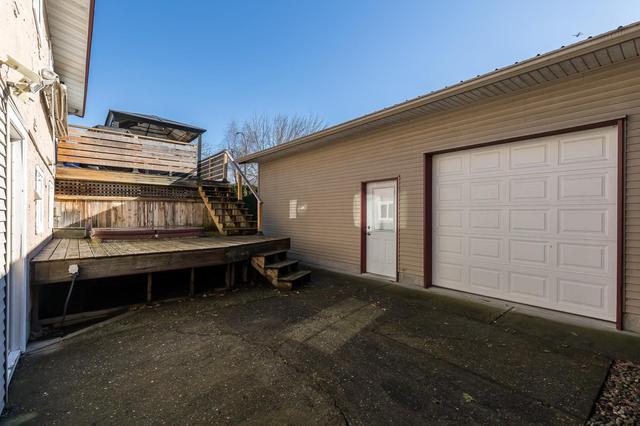 8735 Cornwall Crescent, House detached with 3 bedrooms, 2 bathrooms and null parking in Chilliwack BC | Image 33