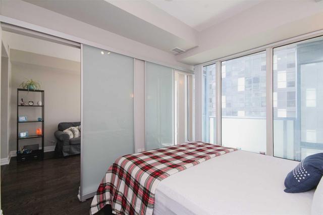 1801 - 8 The Esplanade Ave, Condo with 1 bedrooms, 1 bathrooms and null parking in Toronto ON | Image 12
