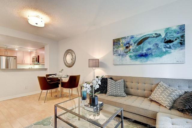 611 - 300 Bloor St E, Condo with 1 bedrooms, 1 bathrooms and 1 parking in Toronto ON | Image 3