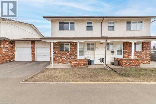 2, - 3018 56 Avenue, House attached with 3 bedrooms, 1 bathrooms and 2 parking in Lloydminster (Part) AB | Image 2