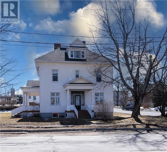 6 Aberdeen Street, House detached with 4 bedrooms, 1 bathrooms and null parking in Campbellton NB | Image 1