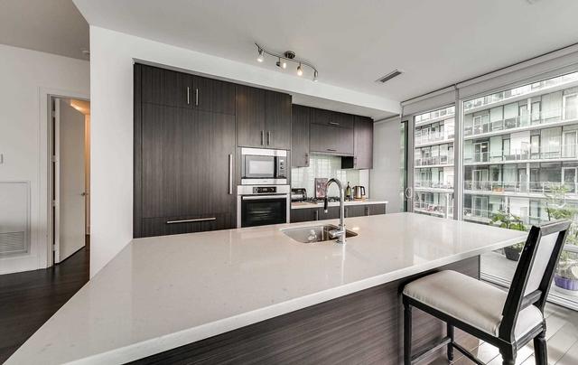 815 - 29 Queens Quay E, Condo with 2 bedrooms, 3 bathrooms and 2 parking in Toronto ON | Image 6