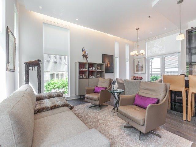 Th05 - 63 St Mary St, Townhouse with 3 bedrooms, 4 bathrooms and 2 parking in Toronto ON | Image 3