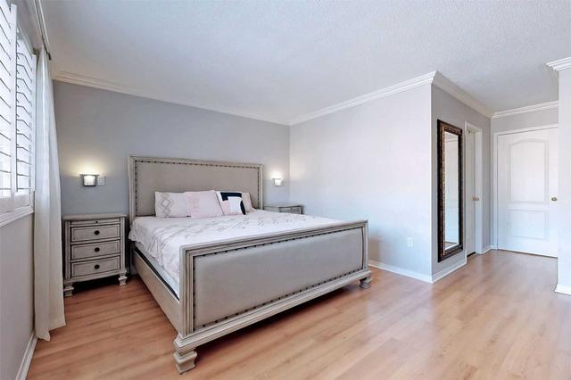 34 Belvia Dr, House semidetached with 4 bedrooms, 3 bathrooms and 3 parking in Vaughan ON | Image 21