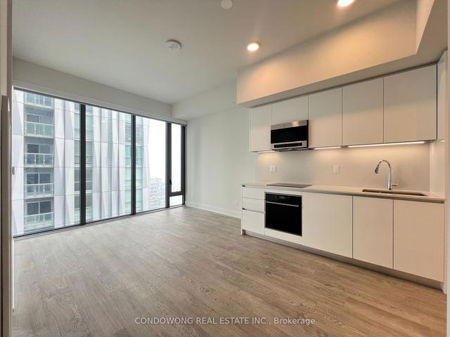 4308 - 8 Cumberland St, Condo with 1 bedrooms, 1 bathrooms and 0 parking in Toronto ON | Image 1