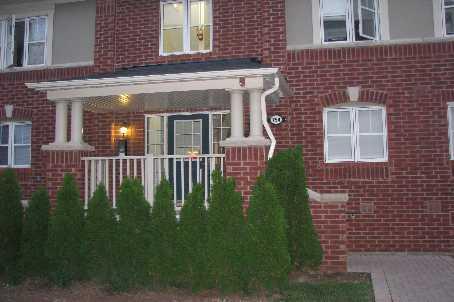 01 - 754 Neighbourhood Circ, Townhouse with 2 bedrooms, 2 bathrooms and 1 parking in Mississauga ON | Image 2