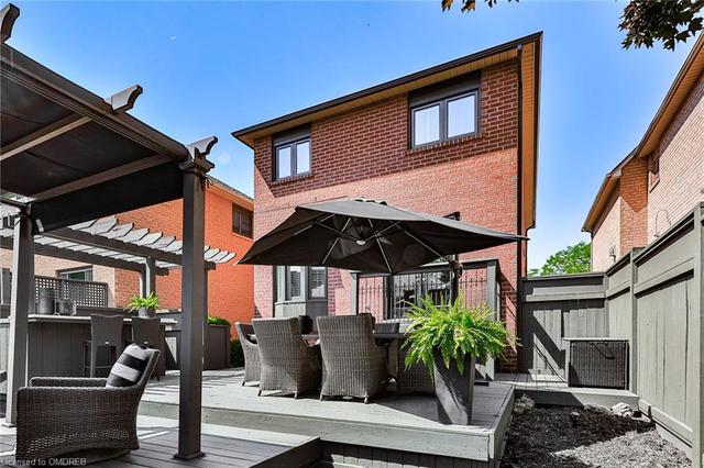 1066 Chateau Court, House detached with 3 bedrooms, 2 bathrooms and 3 parking in Mississauga ON | Image 39
