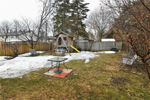 80 Eccles St N, House detached with 3 bedrooms, 2 bathrooms and 3 parking in Barrie ON | Image 3