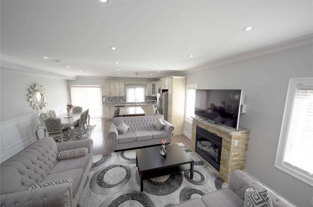 81 Prairie Dr, House detached with 4 bedrooms, 4 bathrooms and 4 parking in Toronto ON | Image 8