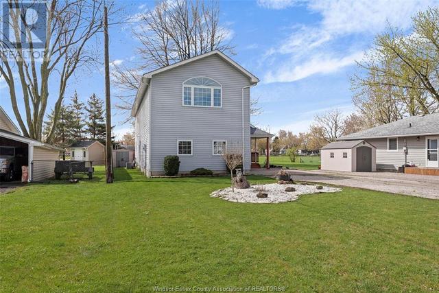 664 Optimist, House detached with 4 bedrooms, 2 bathrooms and null parking in Lakeshore ON | Image 4