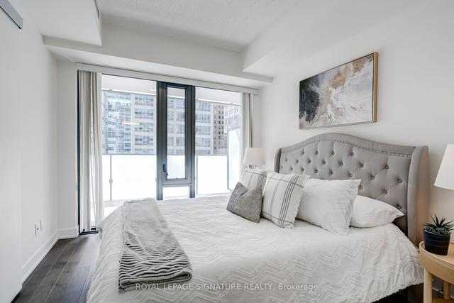 808 - 25 Richmond St E, Condo with 1 bedrooms, 2 bathrooms and 0 parking in Toronto ON | Image 14