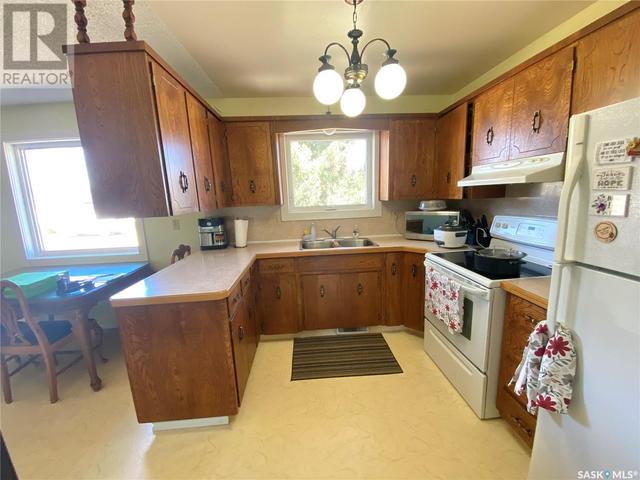 362 Powell Crescent, House detached with 3 bedrooms, 2 bathrooms and null parking in Swift Current SK | Image 6
