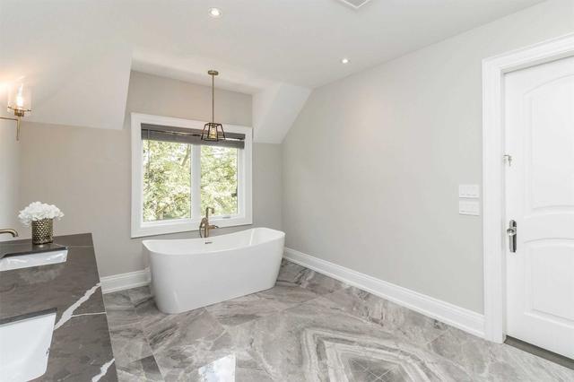 30 Westridge Rd, House detached with 4 bedrooms, 6 bathrooms and 6 parking in Toronto ON | Image 3
