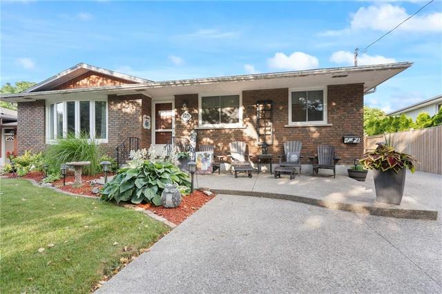68 Prince Charles Drive, House detached with 4 bedrooms, 2 bathrooms and 6 parking in St. Catharines ON | Image 4